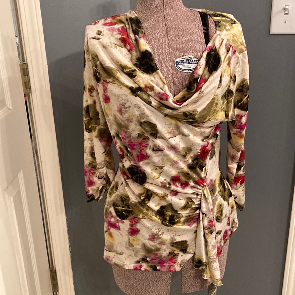 Essentials by Milano top M